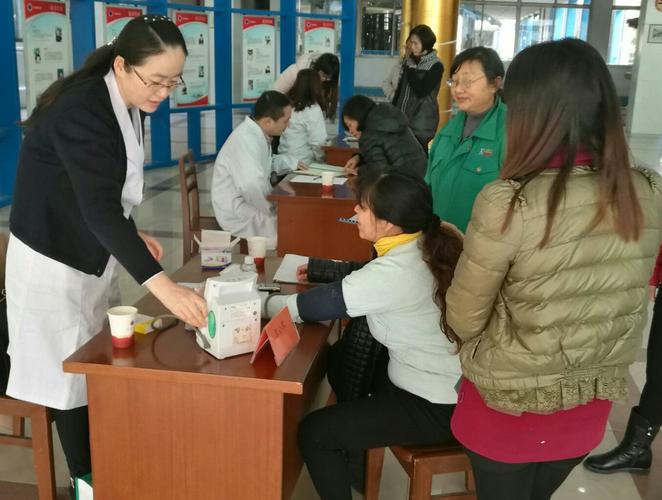 昆山市党外人士健康服务团进学校开展咨询义诊活动